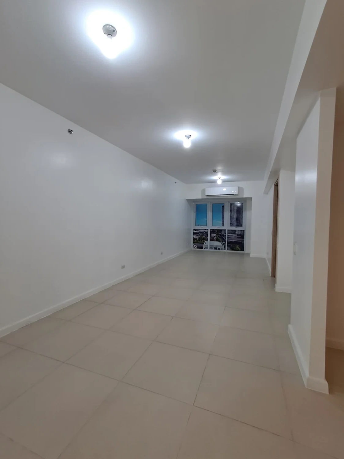 1BR living and dining